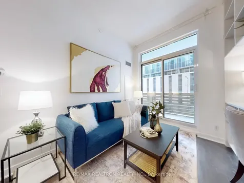 2221 Yonge Street Toronto ON M4S 0B8