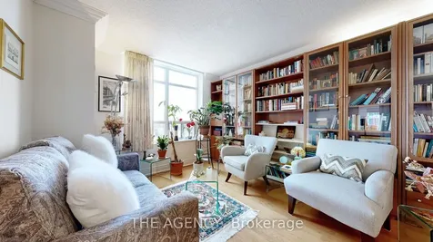 880 Grandview Way Toronto ON M2N 7B2