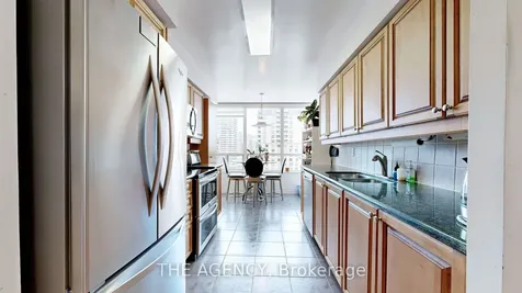 880 Grandview Way Toronto ON M2N 7B2