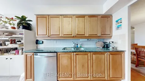 880 Grandview Way Toronto ON M2N 7B2