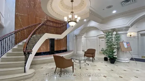 880 Grandview Way Toronto ON M2N 7B2