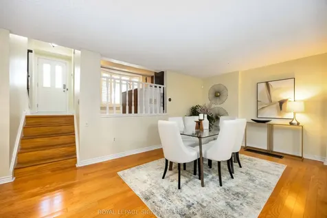 104 Billington Crescent Toronto ON M3A 2G6