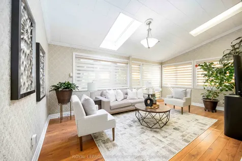 104 Billington Crescent Toronto ON M3A 2G6