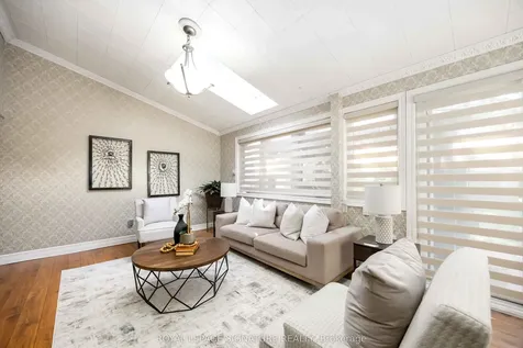 104 Billington Crescent Toronto ON M3A 2G6