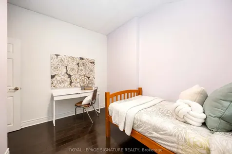 104 Billington Crescent Toronto ON M3A 2G6