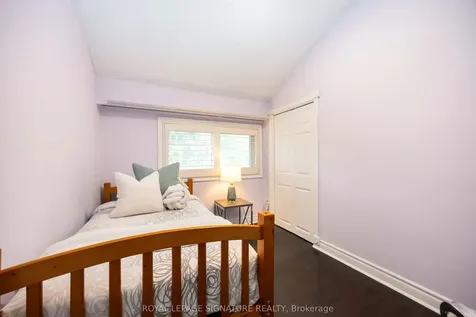 104 Billington Crescent Toronto ON M3A 2G6