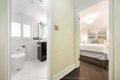 104 Billington Crescent Toronto ON M3A 2G6