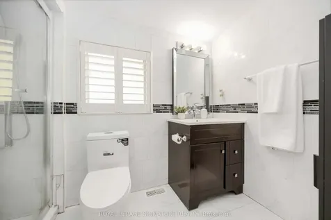 104 Billington Crescent Toronto ON M3A 2G6
