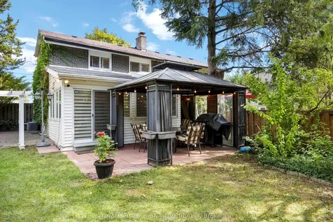 104 Billington Crescent Toronto ON M3A 2G6