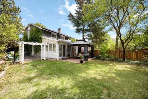 104 Billington Crescent Toronto ON M3A 2G6