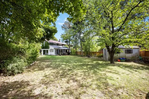 104 Billington Crescent Toronto ON M3A 2G6