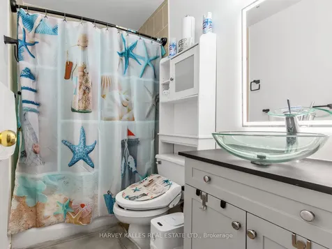 55 Sunny Glenway Toronto ON M3C 2Z5
