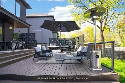 17 Lynnhaven Road Toronto ON M6A 2K7