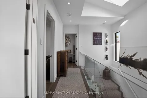 17 Lynnhaven Road Toronto ON M6A 2K7