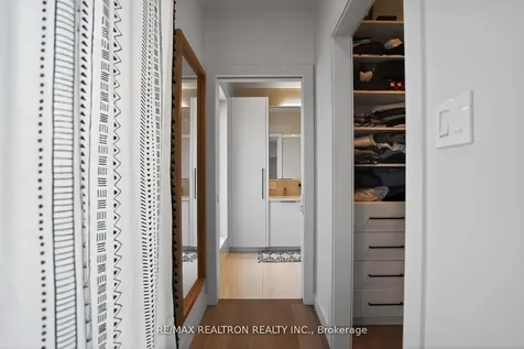 17 Lynnhaven Road Toronto ON M6A 2K7