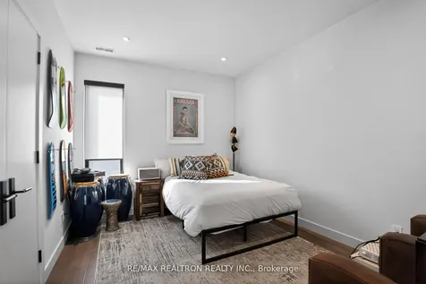 17 Lynnhaven Road Toronto ON M6A 2K7
