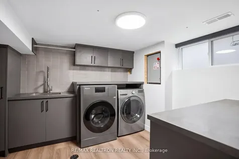 17 Lynnhaven Road Toronto ON M6A 2K7