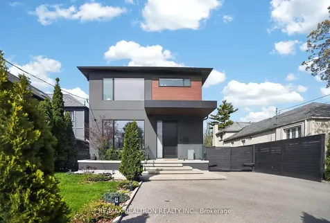 17 Lynnhaven Road Toronto ON M6A 2K7