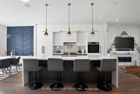 17 Lynnhaven Road Toronto ON M6A 2K7