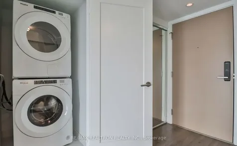 585 Bloor Street E Toronto ON M4W 0B3