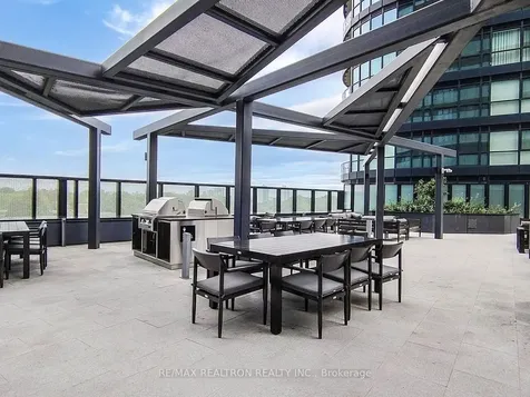 585 Bloor Street E Toronto ON M4W 0B3