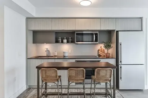 585 Bloor Street E Toronto ON M4W 0B3