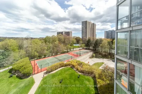5 Concorde Place Toronto ON M3C 3M8