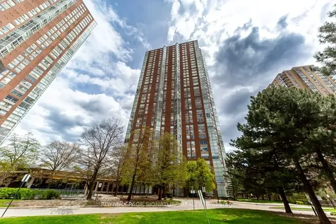 5 Concorde Place Toronto ON M3C 3M8