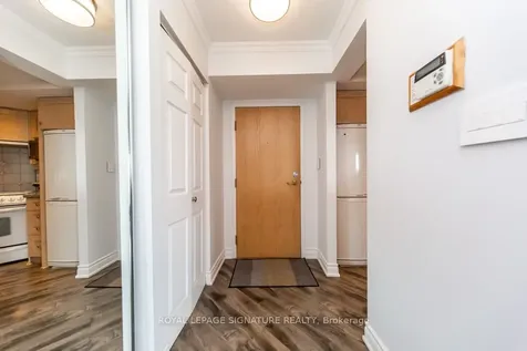 5 Concorde Place Toronto ON M3C 3M8