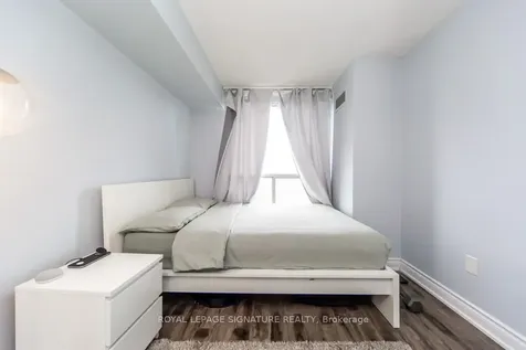 5 Concorde Place Toronto ON M3C 3M8