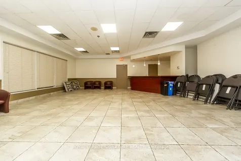 5 Concorde Place Toronto ON M3C 3M8