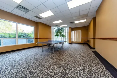 5 Concorde Place Toronto ON M3C 3M8