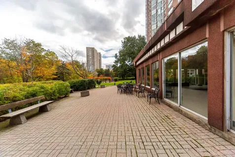5 Concorde Place Toronto ON M3C 3M8