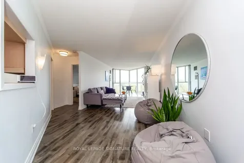 5 Concorde Place Toronto ON M3C 3M8