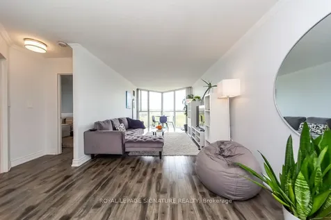 5 Concorde Place Toronto ON M3C 3M8
