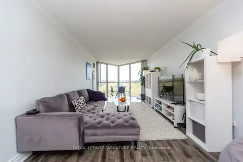 5 Concorde Place Toronto ON M3C 3M8