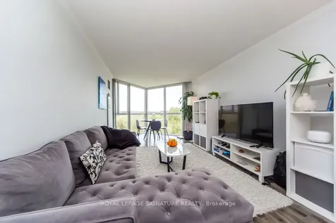 5 Concorde Place Toronto ON M3C 3M8