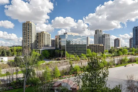 120 Dallimore Circle Toronto ON M3C 4J1