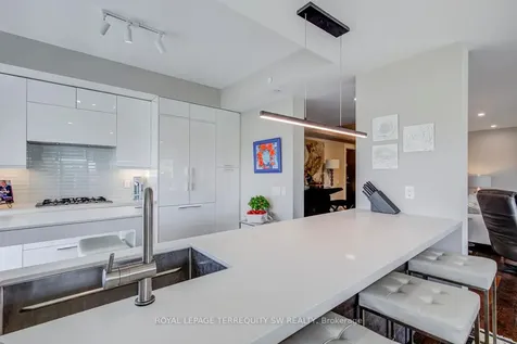 3 Southvale Drive Toronto ON M4G 1G1