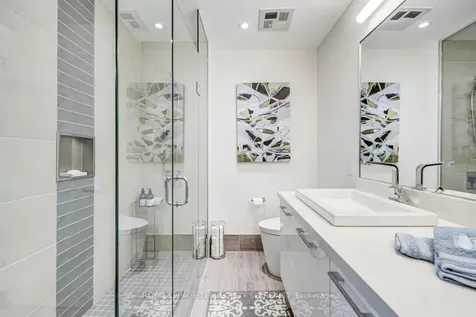 3 Southvale Drive Toronto ON M4G 1G1