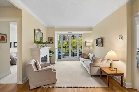 11 William Carson Crescent Toronto ON M2P 2G1