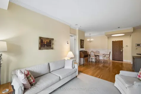 11 William Carson Crescent Toronto ON M2P 2G1