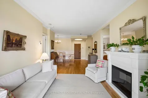 11 William Carson Crescent Toronto ON M2P 2G1