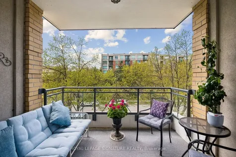 11 William Carson Crescent Toronto ON M2P 2G1