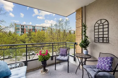 11 William Carson Crescent Toronto ON M2P 2G1