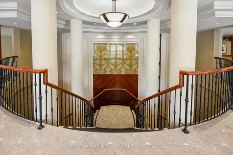 11 William Carson Crescent Toronto ON M2P 2G1