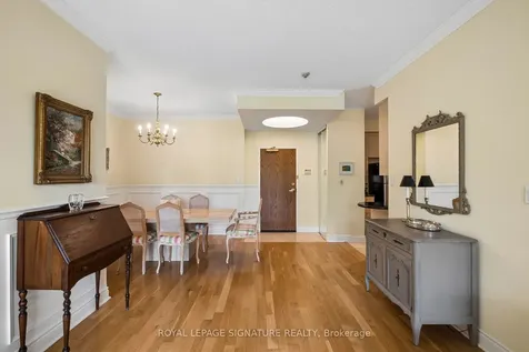 11 William Carson Crescent Toronto ON M2P 2G1