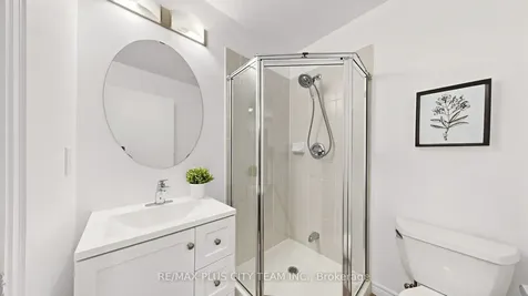 16 Yonge Street Toronto ON M5E 2A1