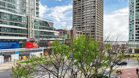 16 Yonge Street Toronto ON M5E 2A1