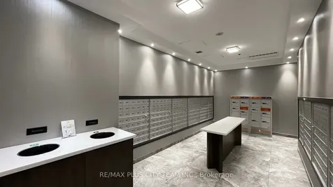 16 Yonge Street Toronto ON M5E 2A1